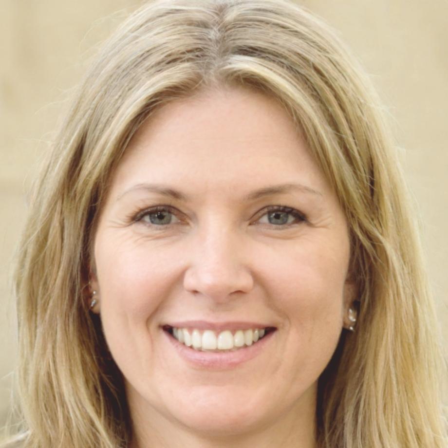 Dr. Sarah Müller - Finanzexpertin und Workshop-Leiterin